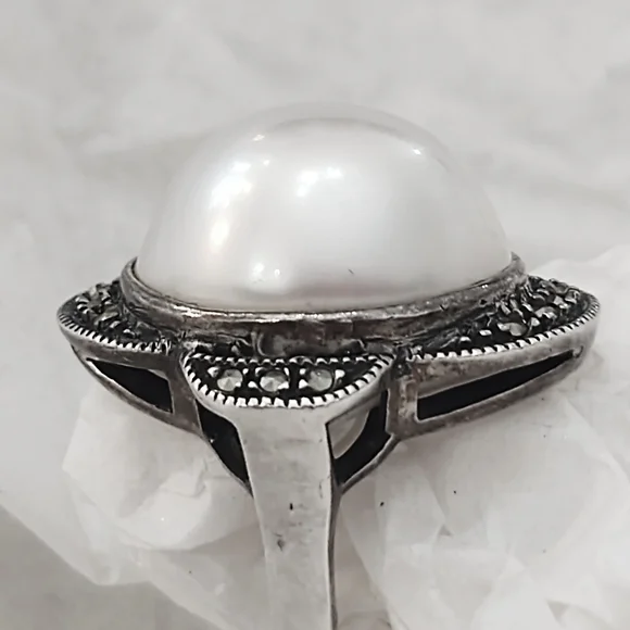 Vintage Judith Jack Oversized Pearl & Marcasite Sterling Silver Ring- Size 7 - Picture 4 of 10